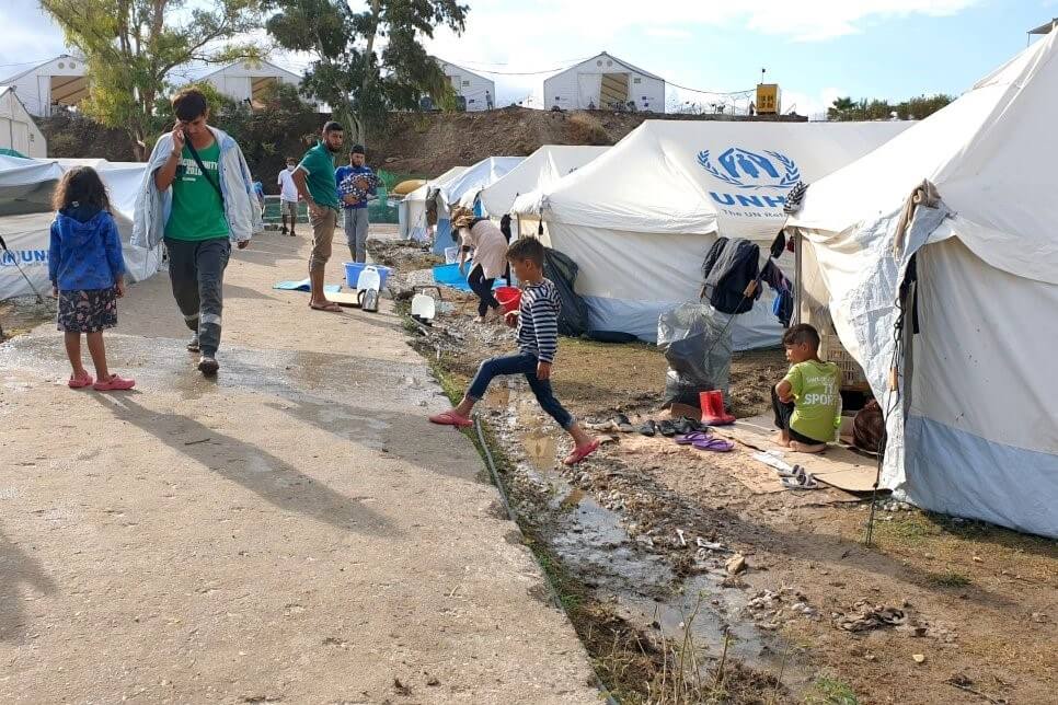 acnur refugiados y migrantes en el campamento de emergencia de Kara Tepe en Lesbos