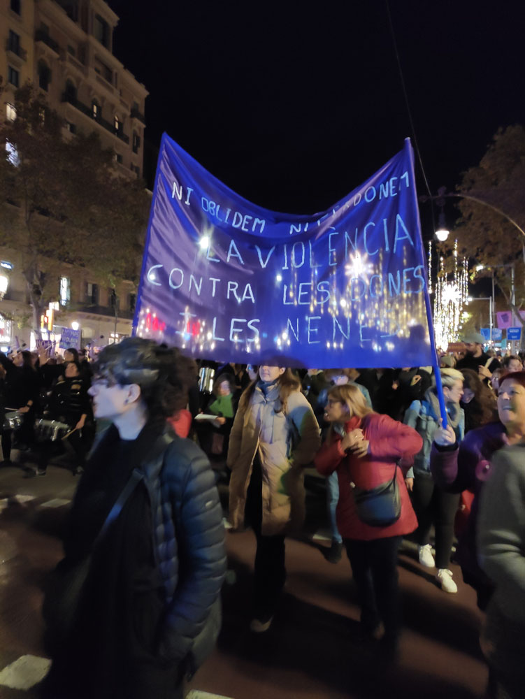 Manifestació feminista 25 N a Barcelona