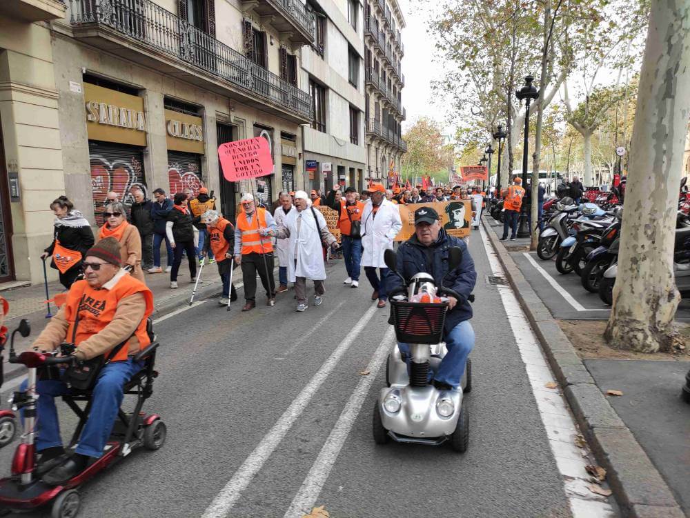 marea pensionista en marcha hacia el ICS IMG 20231127 1031183559